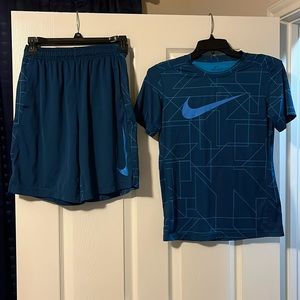 Boys Dri Fit Nike short set!
